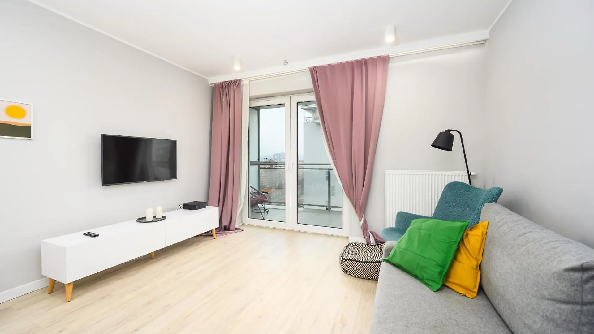 Apartment Obroncow Wybrzeza 17 By Homeprime Gdansk