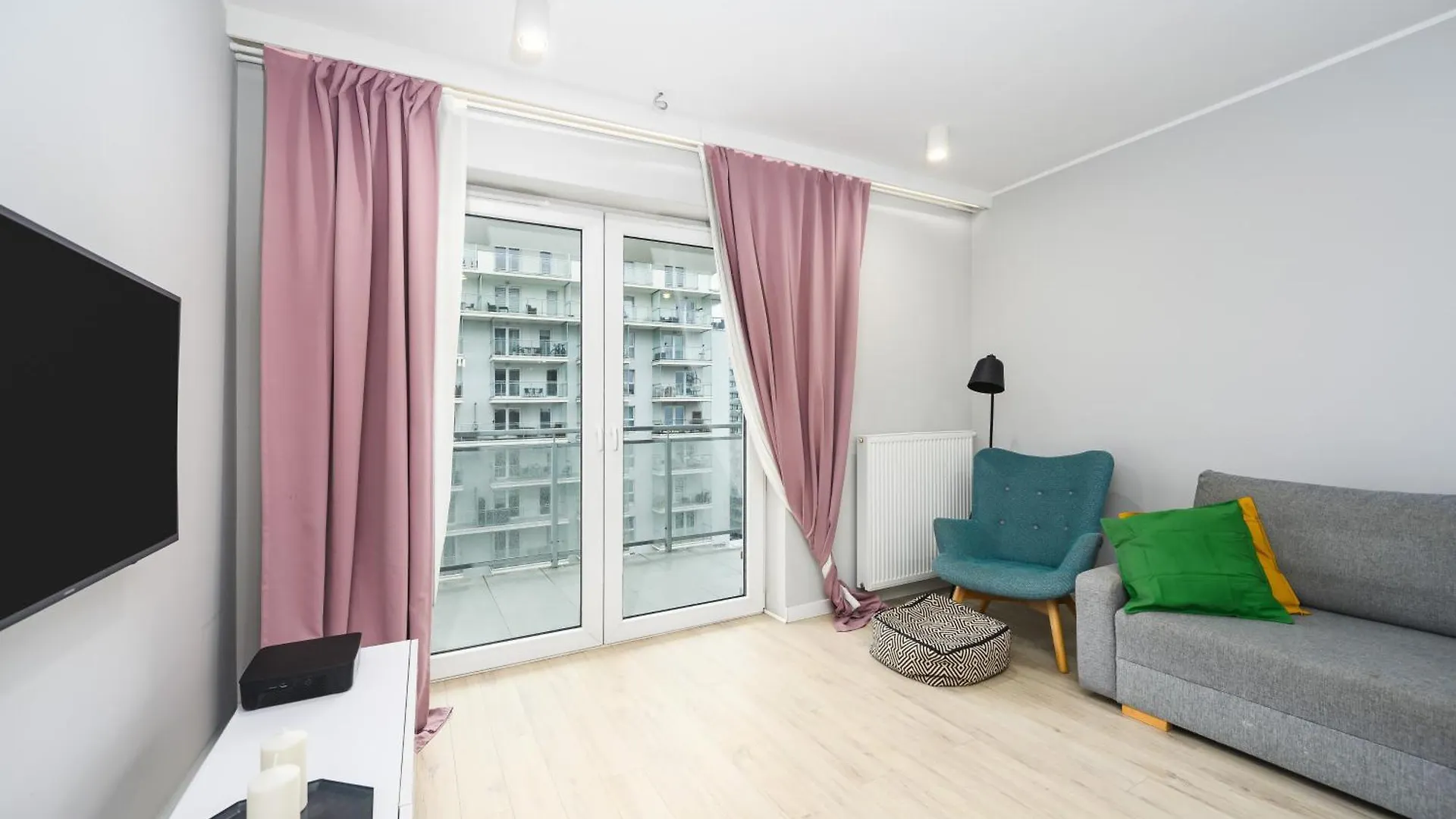 Apartment Obroncow Wybrzeza 17 By Homeprime Gdansk